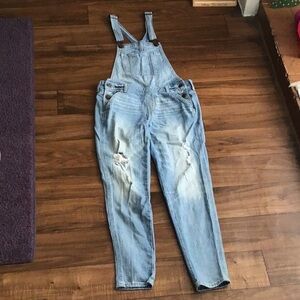 🕺🏽🧳🚊 Abercrombie & Fitch distressed overalls